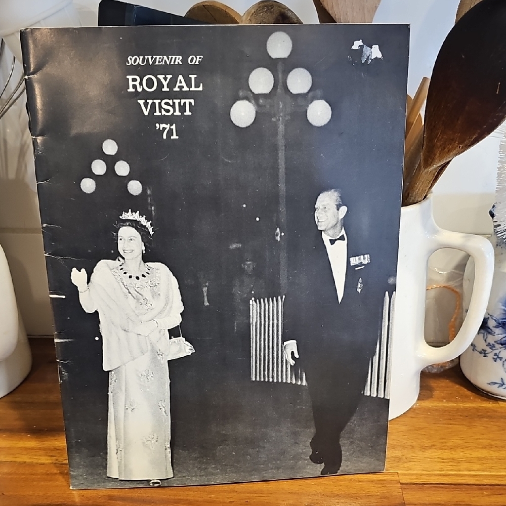 Souvenir of Royal Visit '71 Queen Elizabeth In Victoria BC